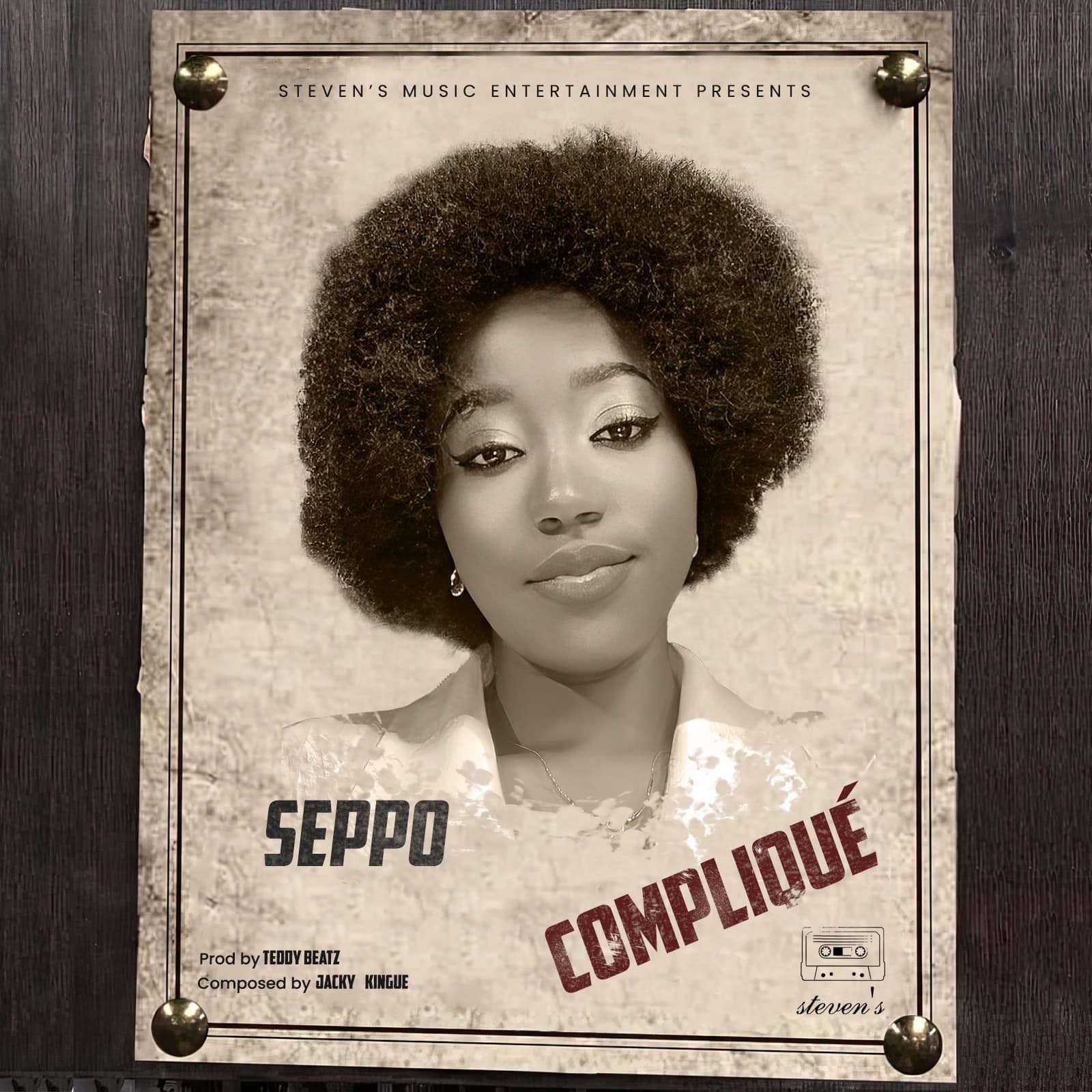 https://app.kamerlyrics.net/media/9833/complique-alexandra-seppo.jpg